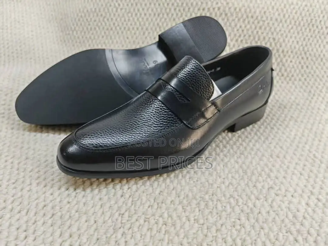 Men's Black Textured Penny Loafers