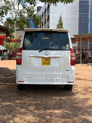 Toyota Noah 2011 White