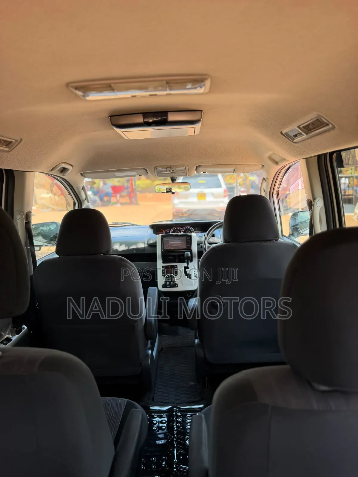 Toyota Noah 2011 White