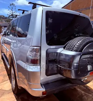 Mitsubishi Pajero 2018 Silver
