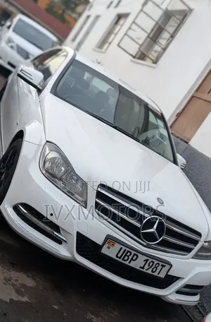 Mercedes-Benz C200 2011 White