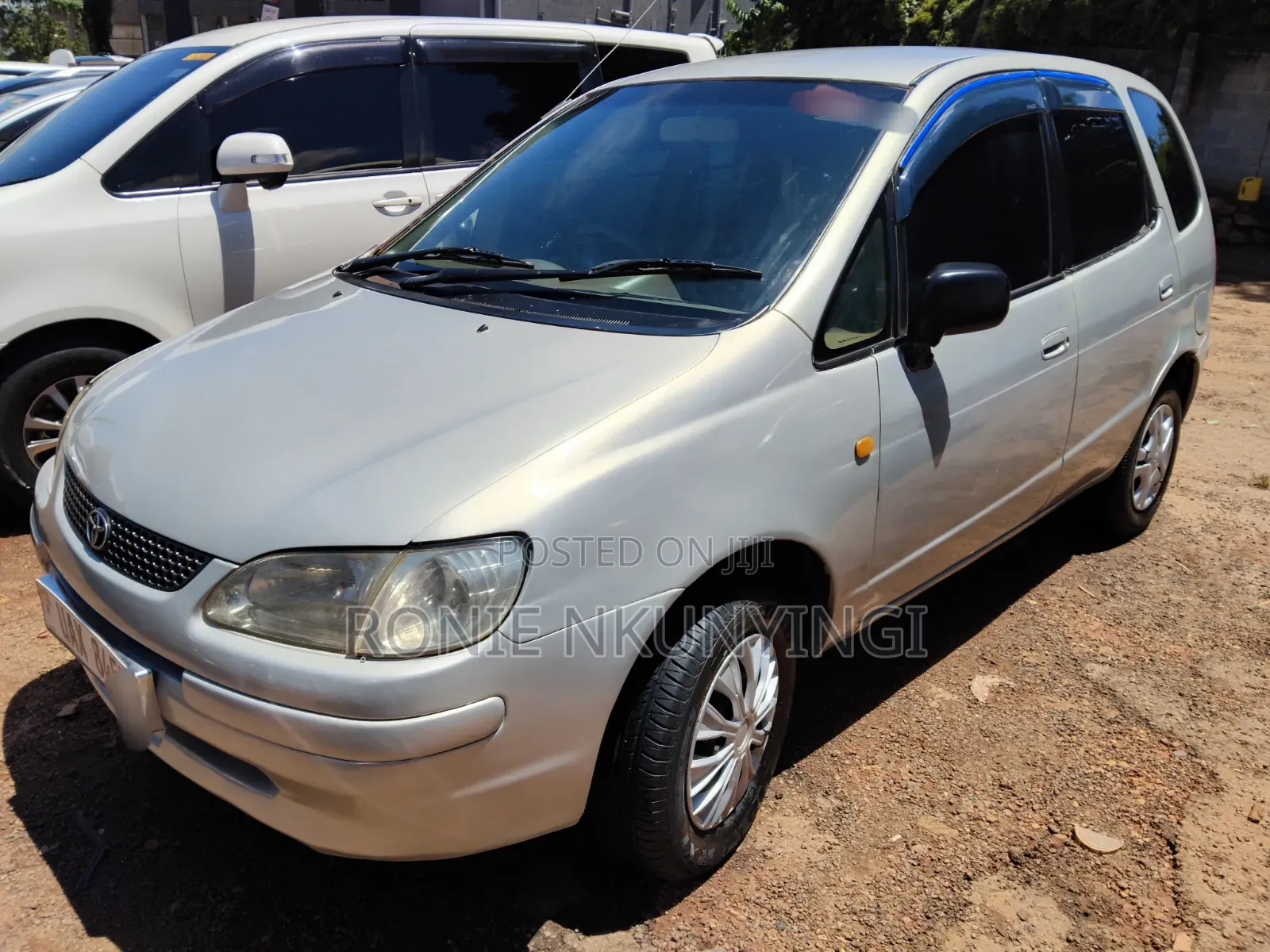 Toyota Corolla Spacio 2000 Silver