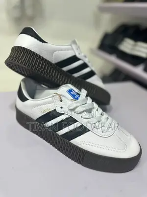 Ladies Canvas Shoes