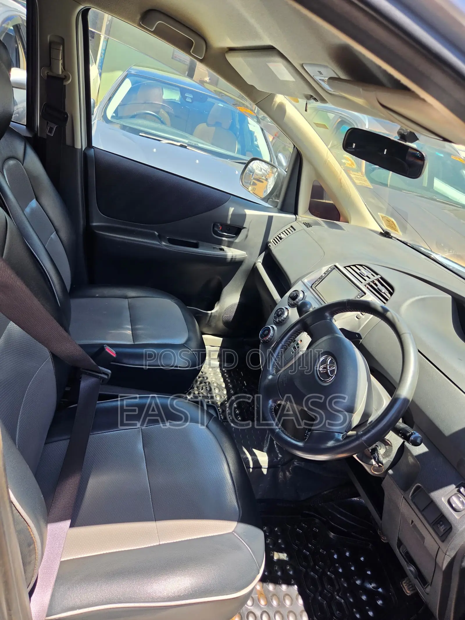 Toyota Ractis 1.5 FWD 2008 Silver