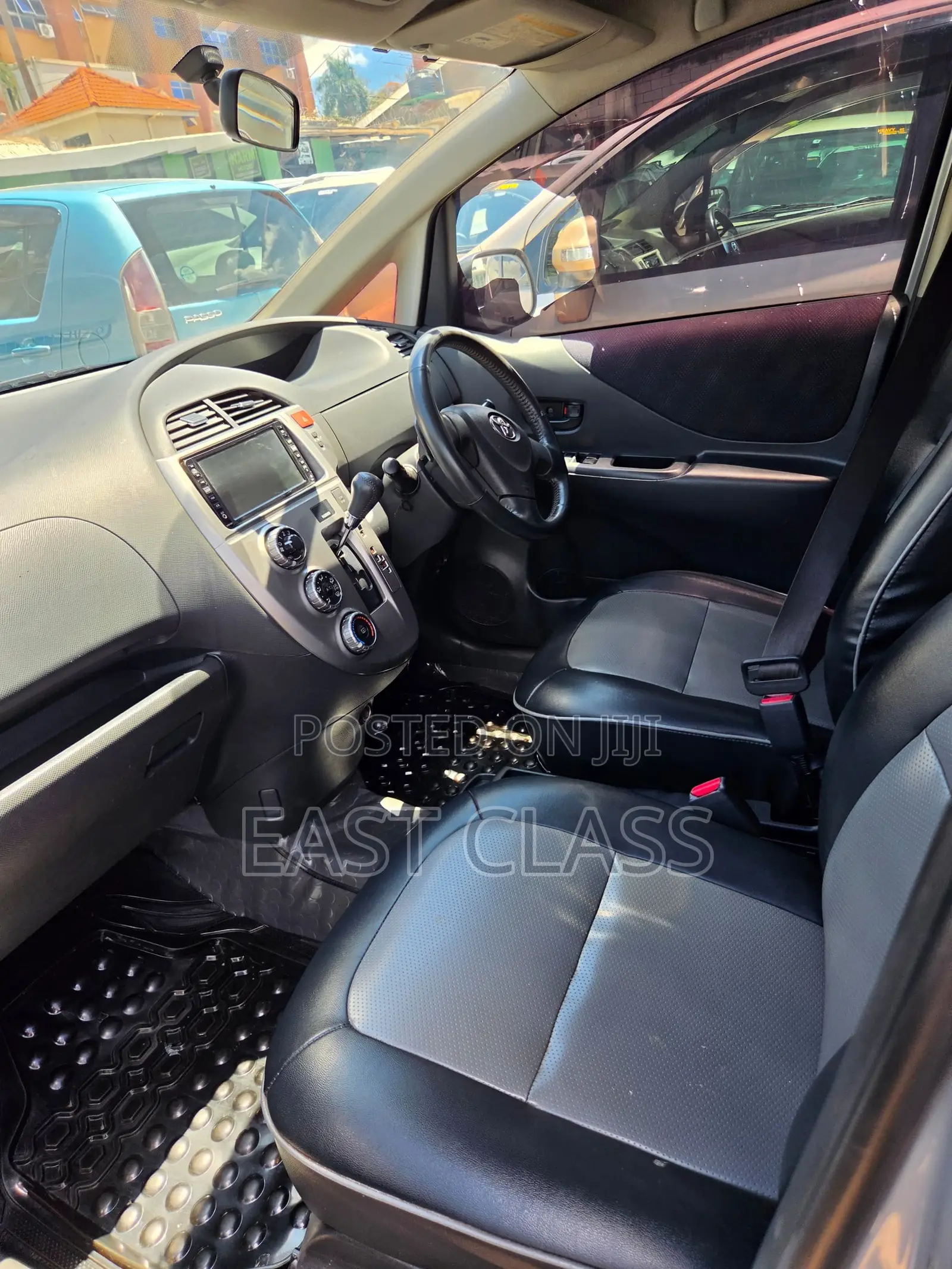 Toyota Ractis 1.5 FWD 2008 Silver