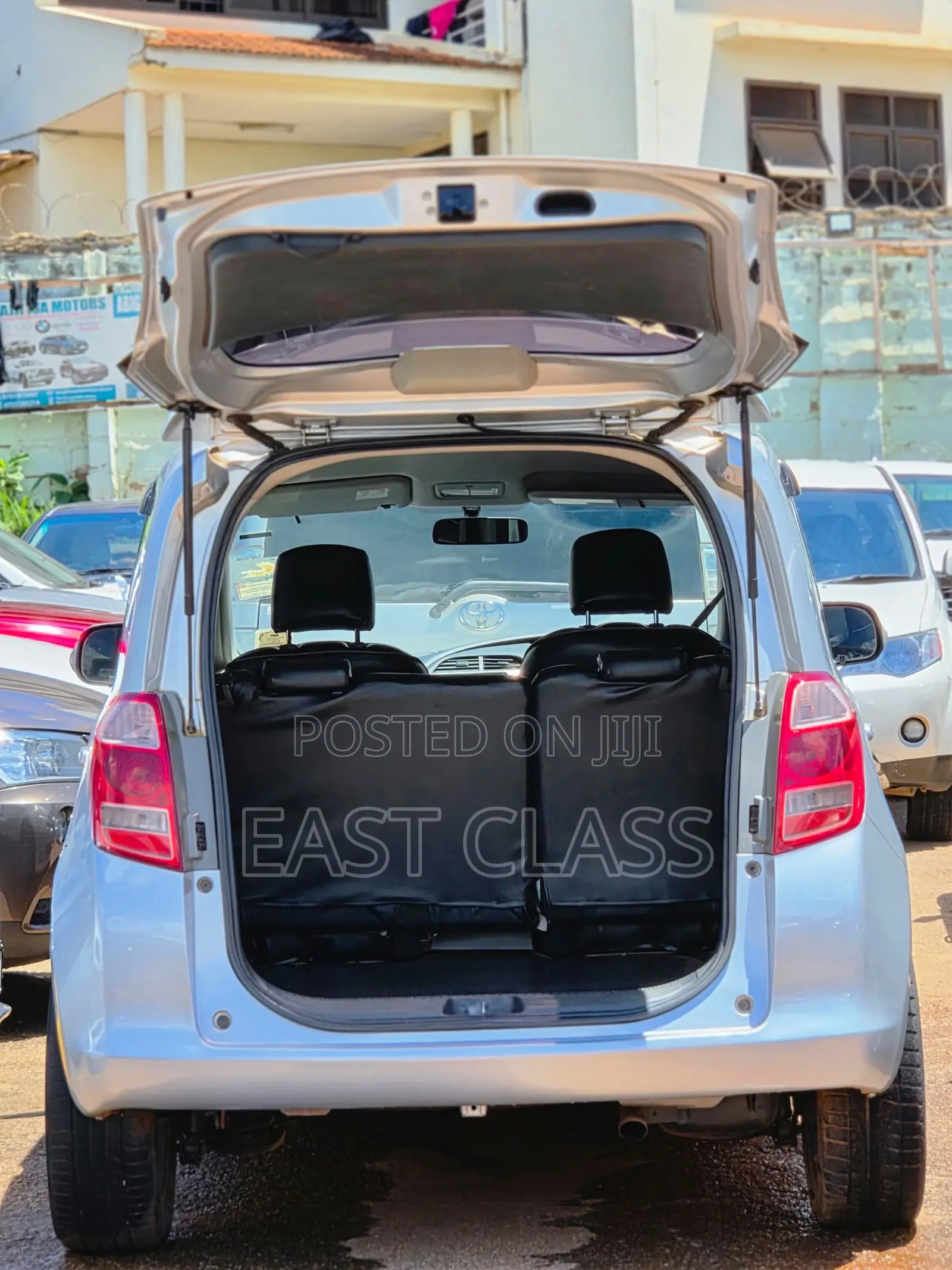 Toyota Ractis 1.5 FWD 2008 Silver