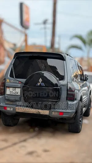 Mitsubishi Pajero 2008 Green