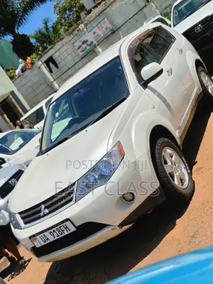 Mitsubishi Outlander 2009 White