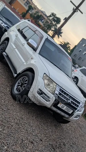 Mitsubishi Pajero 3.2 Di-Dc GLS 2011 White