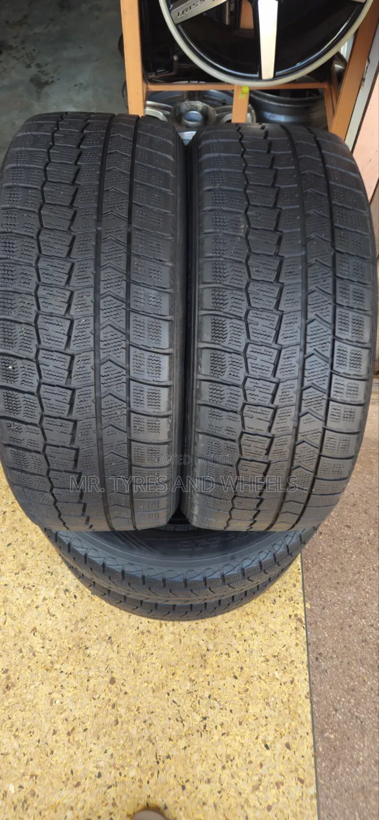 225/40r18 Dunlop Foreign Tires