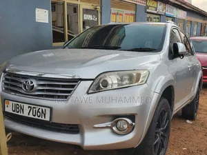 Toyota Vanguard 2010 Silver