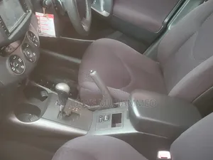 Toyota Vanguard 2010 Silver