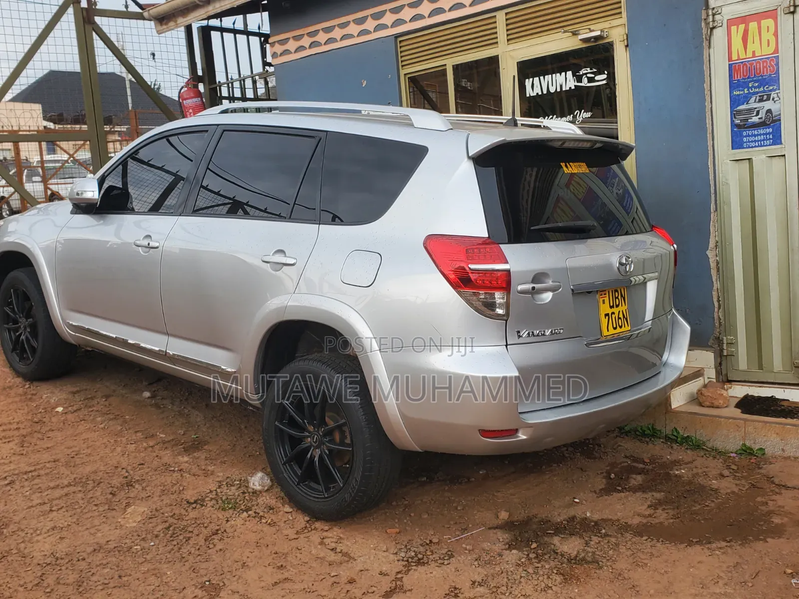 Toyota Vanguard 2010 Silver