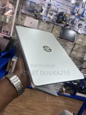 Laptop HP 14S 8GB Intel Core i7 SSD 512GB