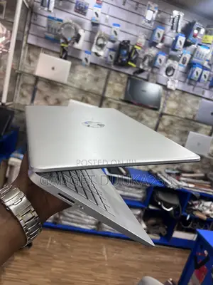 Laptop HP 14S 8GB Intel Core i7 SSD 512GB