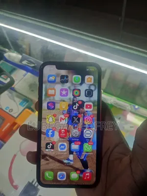 Apple iPhone 11 64 GB Red