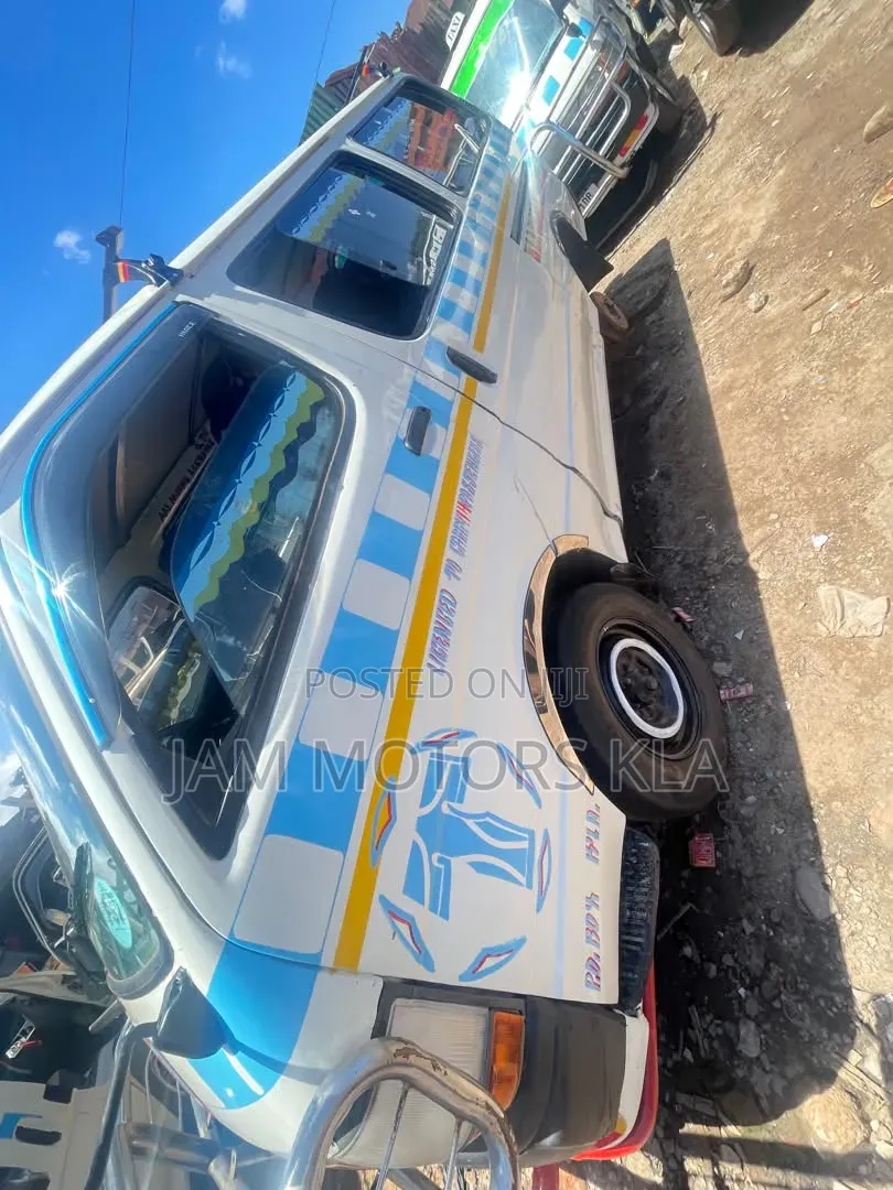 Toyota HiAce 1996 White