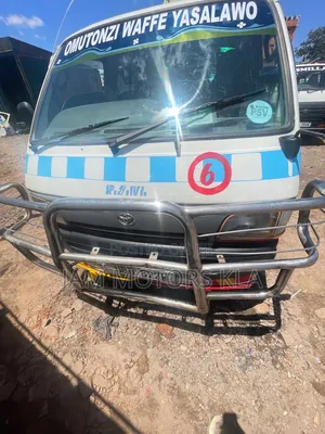 Toyota HiAce 1996 White