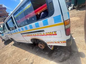 Toyota HiAce 1996 White