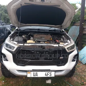 Toyota Hilux Revo Double Cab Deisel 2.8 AWD 2019 White