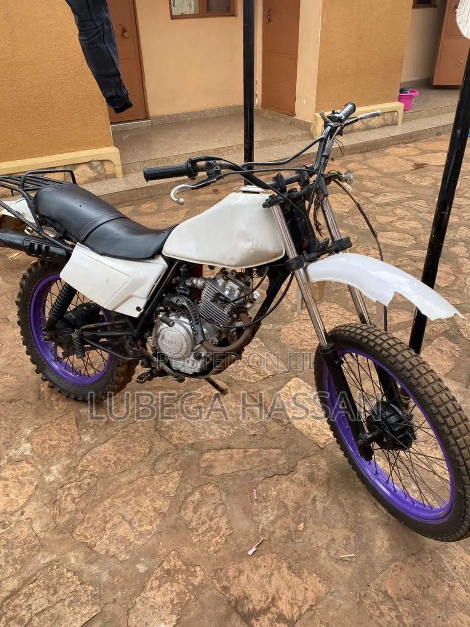 Yamaha YBR125 1988 White