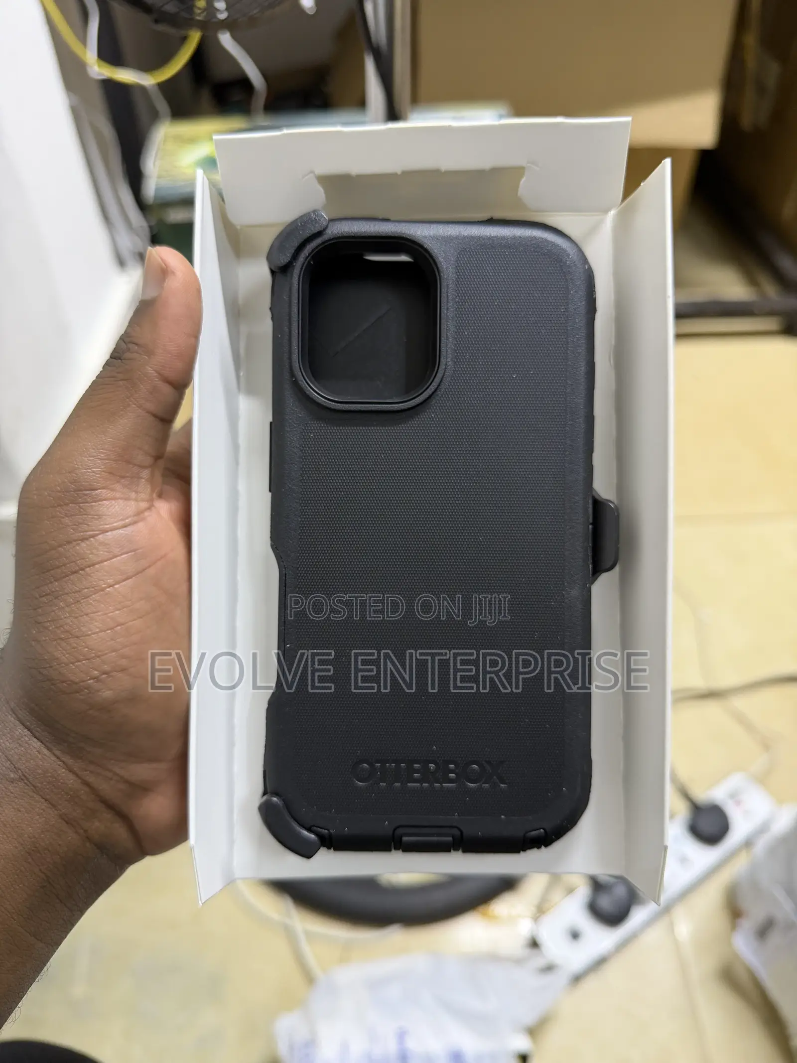 OtterBox Defender Case for iPhone 17/16