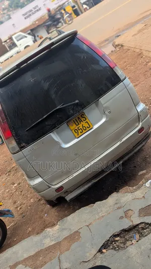 Toyota Noah 2.0 AWD (8 Seater) 2002 Silver