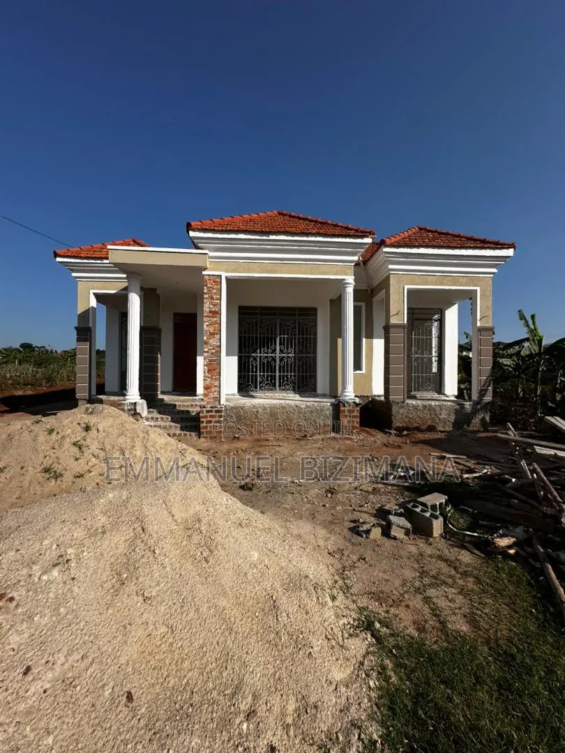 4bdrm Bungalow in Kira, Central Division for sale