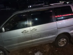 Toyota Noah 2.0 AWD (8 Seater) 2002 Silver