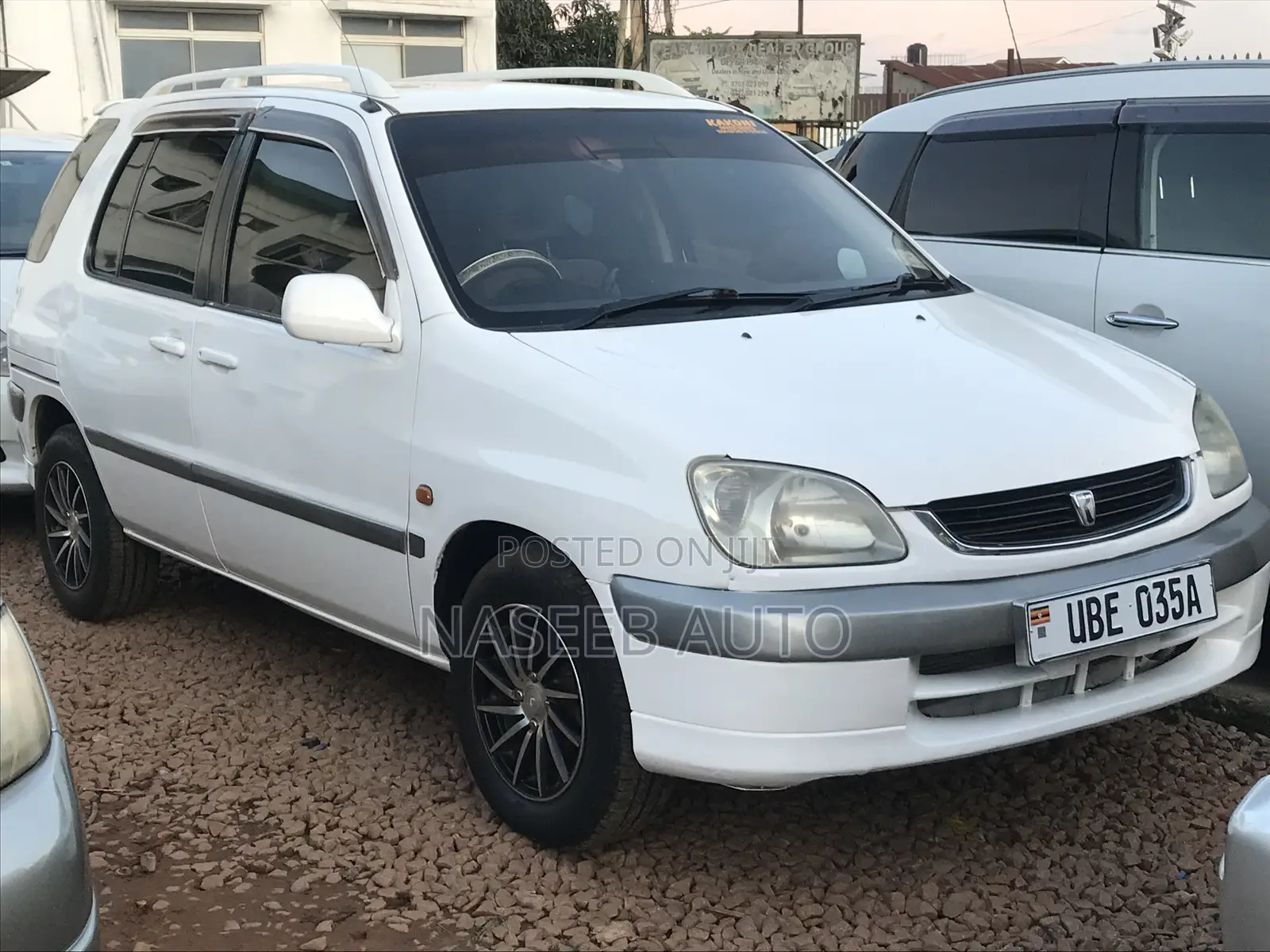 Toyota Raum 2001 White
