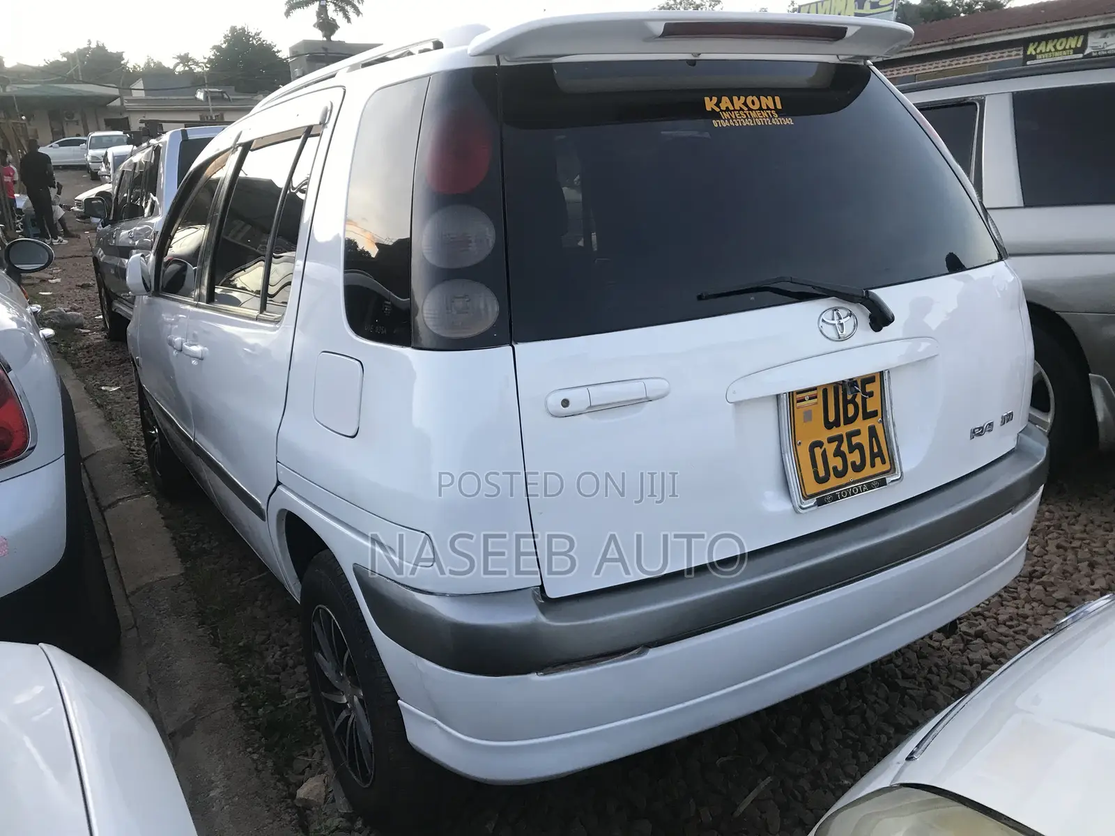 Toyota Raum 2001 White