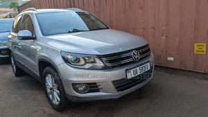 Volkswagen Tiguan SE 4Motion 2011 Silver
