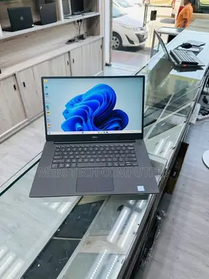 Laptop Dell Precision 15 5540 16GB Intel Core i7 SSD 512GB