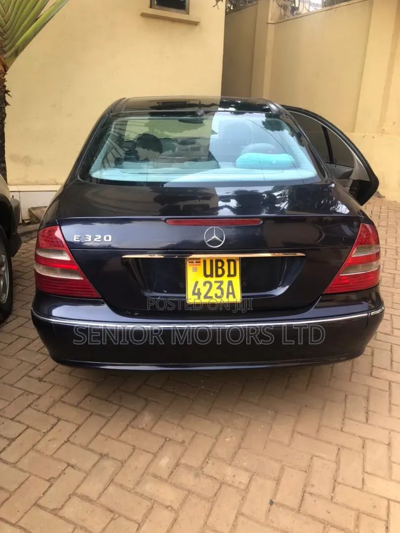 Mercedes-Benz E320 2004 Blue