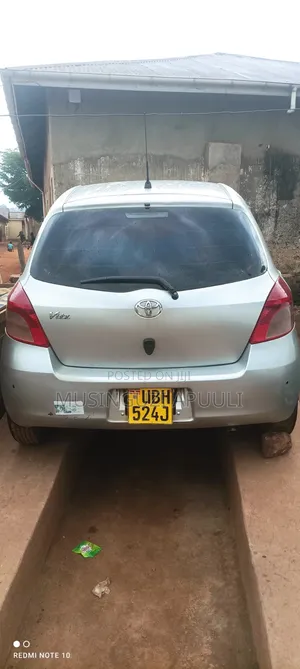 Toyota Vitz 2006 Silver