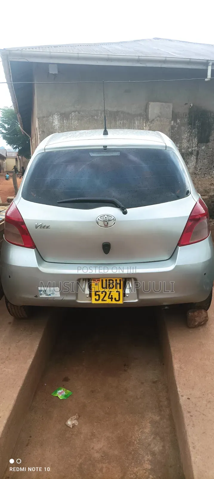 Toyota Vitz 2006 Silver