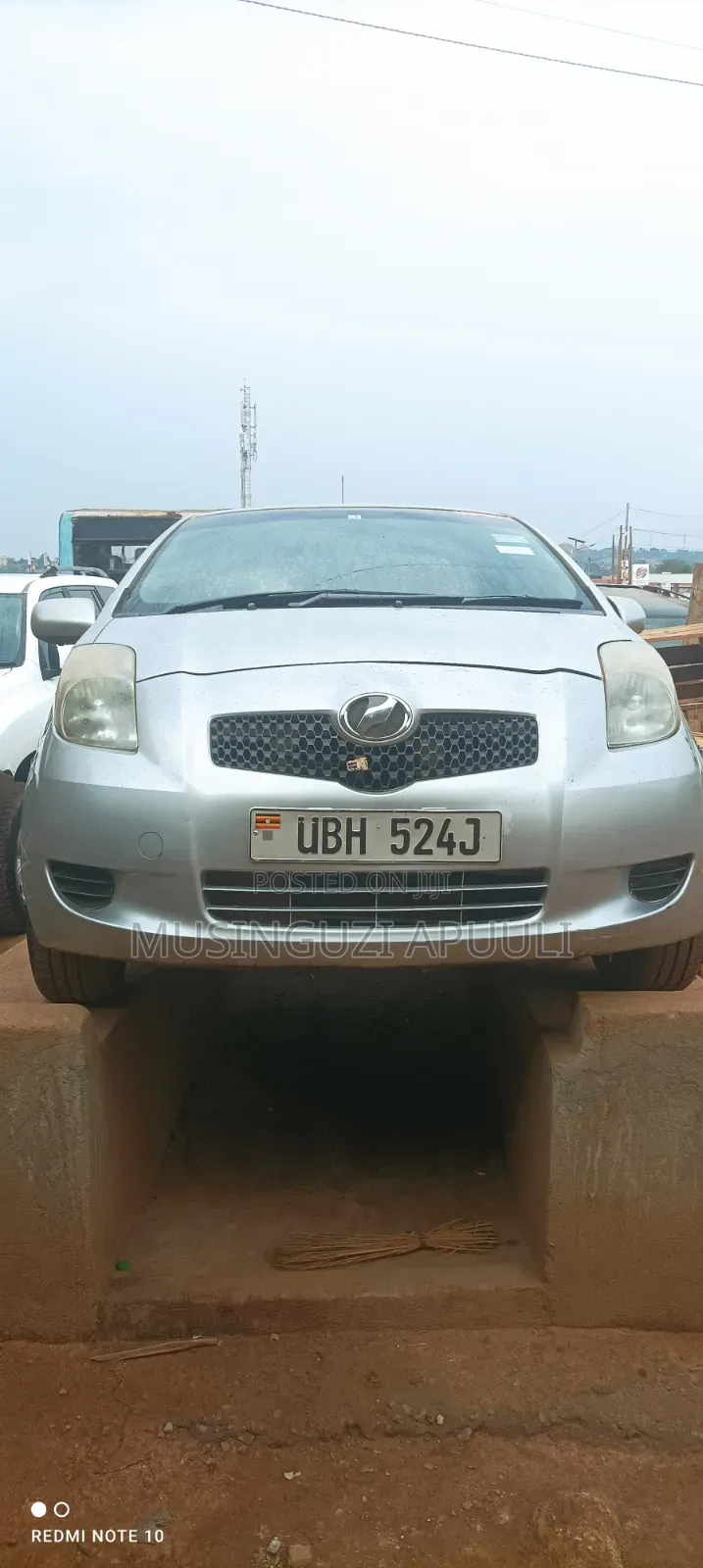 Toyota Vitz 2006 Silver