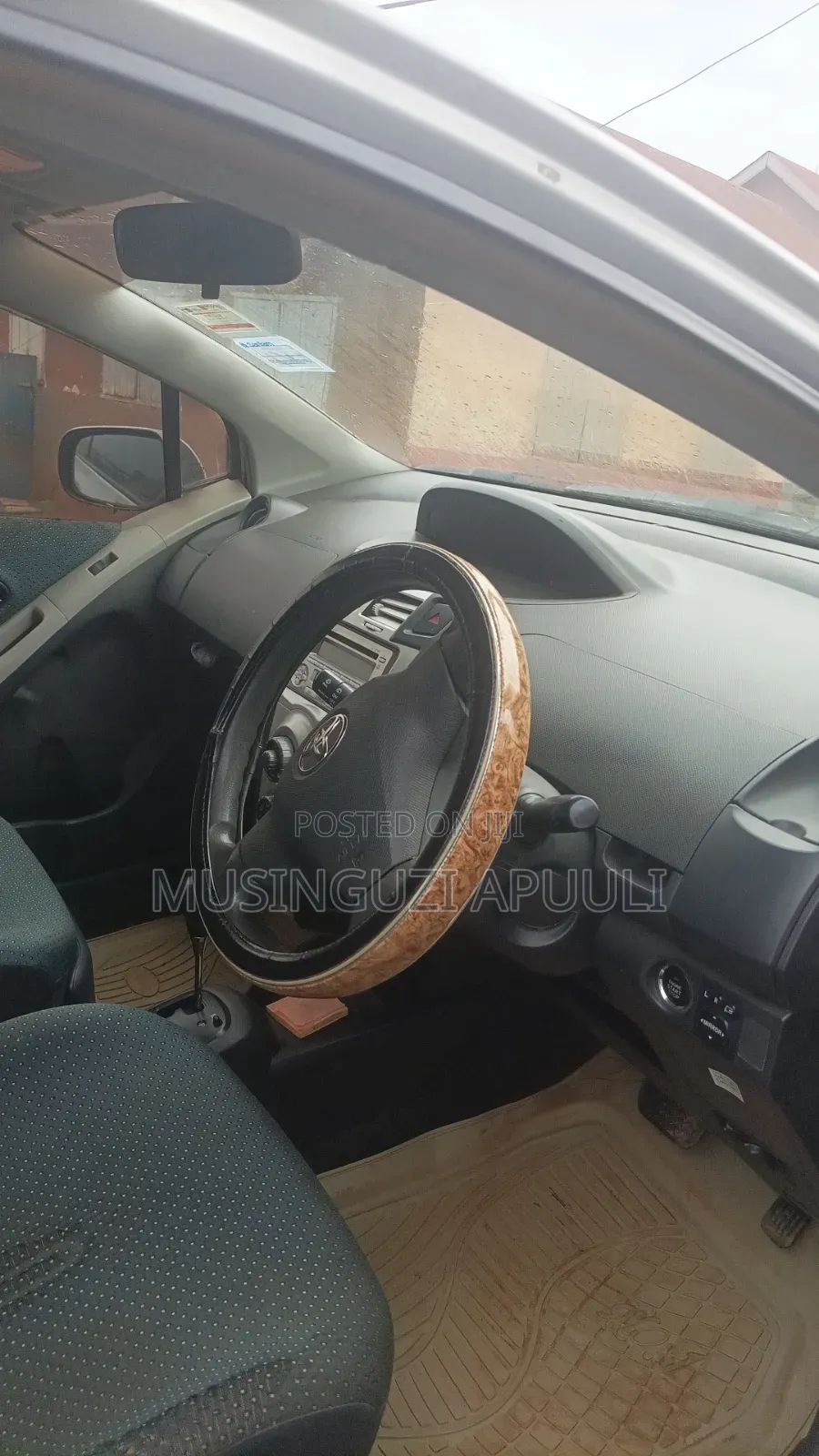 Toyota Vitz 2006 Silver