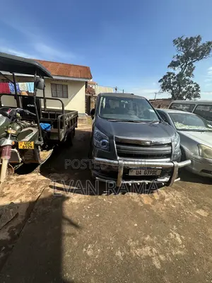 Toyota Noah 2.0 158hp FWD (8 Seater) 2010 Gray