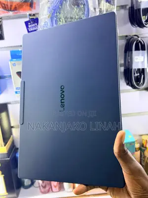 Laptop Lenovo Yoga Slim 7 16GB Intel Core Ultra 5 SSD 1T