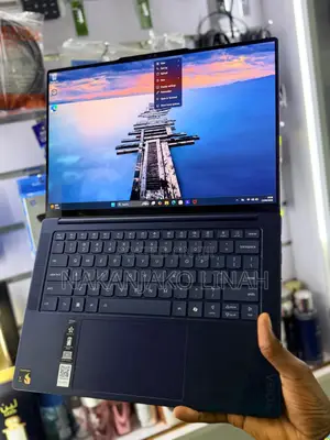Laptop Lenovo Yoga Slim 7 16GB Intel Core Ultra 5 SSD 1T