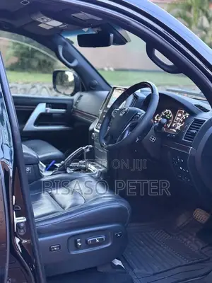 Toyota Land Cruiser 4.6 V8 ZX 2017 Black