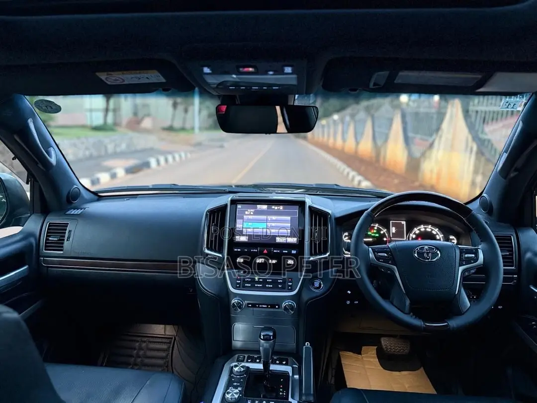 Toyota Land Cruiser 4.6 V8 ZX 2017 Black