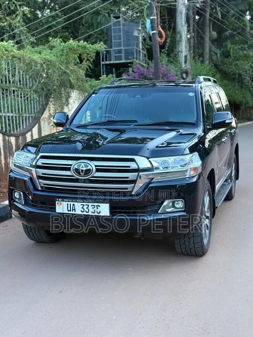 Toyota Land Cruiser 4.6 V8 ZX 2017 Black