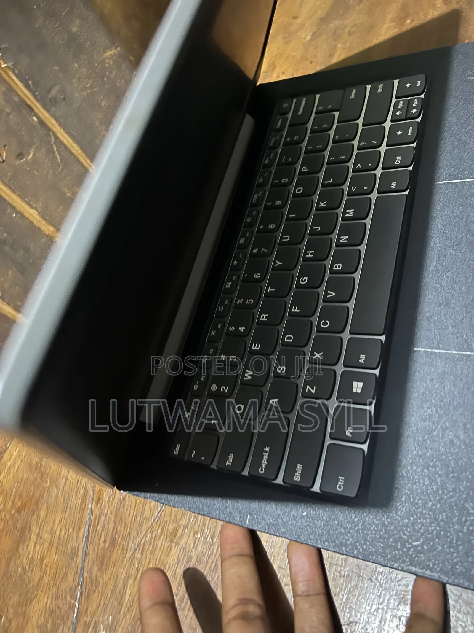 Laptop Lenovo 100e 4GB Intel Core i3 HDD 32GB