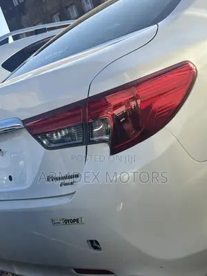 Toyota Mark X 2.5 AWD 2015 White