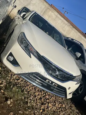 Toyota Mark X 2.5 AWD 2015 White