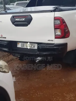 Toyota Hilux 2018 White