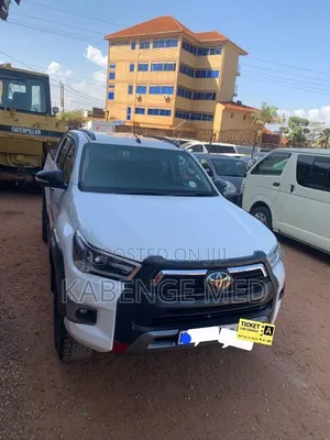 Toyota Hilux 2018 White