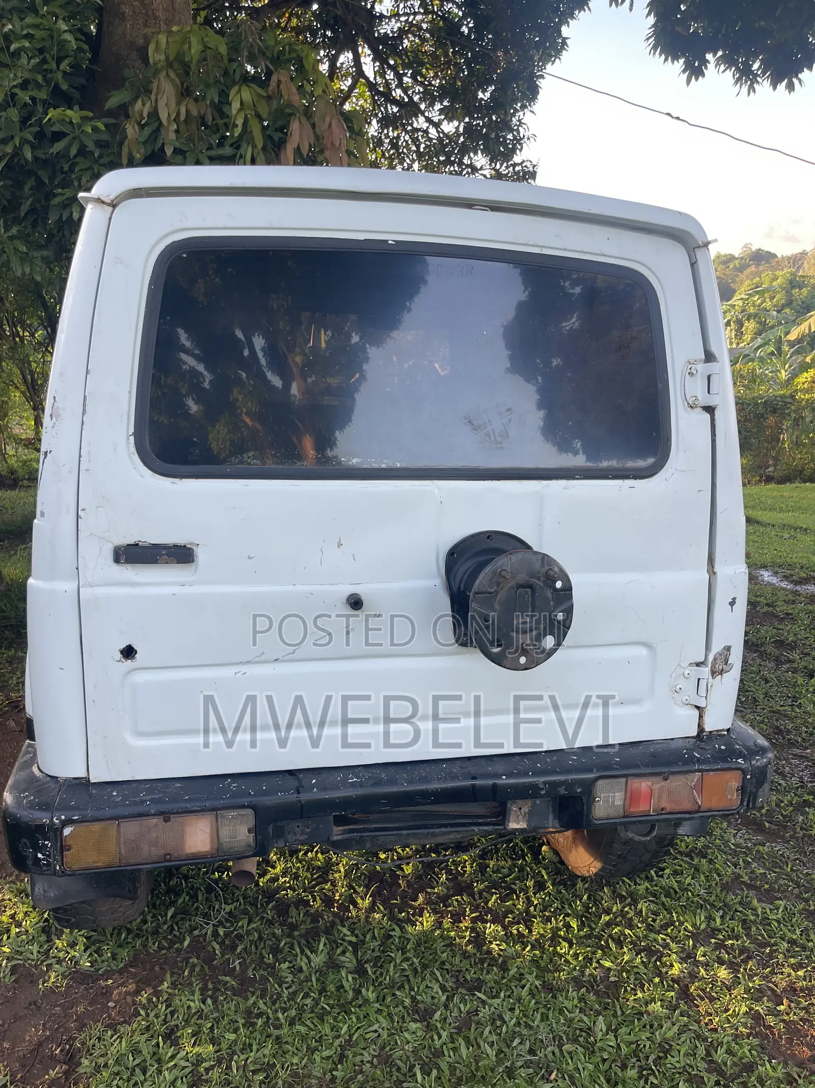 Suzuki Samurai Long 1998 White